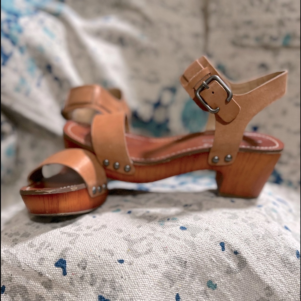 Lucky Brand wood platform sandals with heel Sz 7.5
